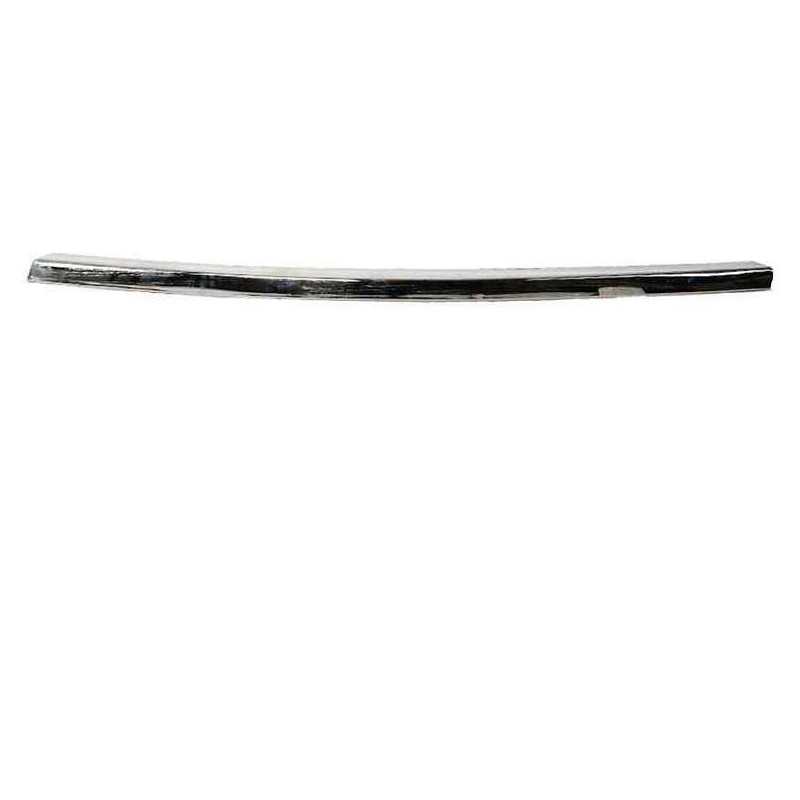 Moulure de pare choc avant droit CHROMEE Audi A6 1060104C Moulure de pare choc avant droit CHROMEE Audi A6 1060104C