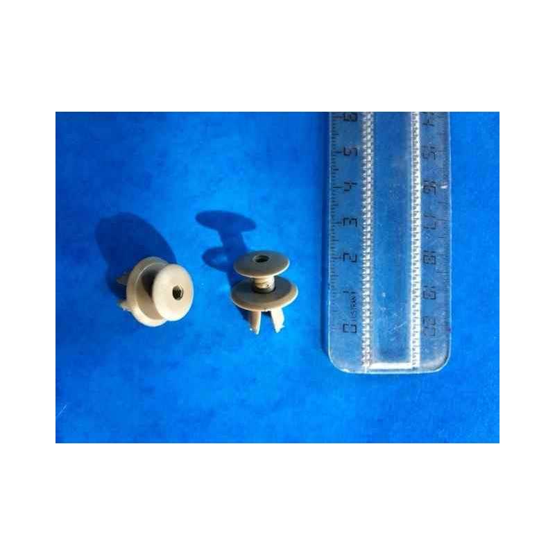 10 Agrafes Volswagen Bora Caddy Golf Polo Transporter Vento Phaeton 0381 ou 382 10 Agrafes Volswagen Bora Caddy Golf Polo Transporter Vento Phaeton 0381 ou 382